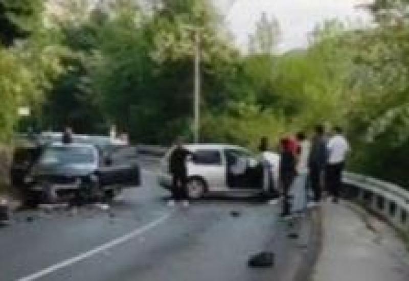 Teška nesreća kod Vogošće: Ozlijeđene dvije osobe